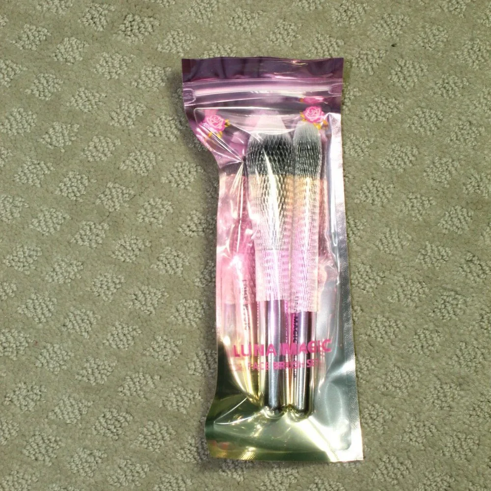 NEW Luna Magic 2 Pc Face Brush Set Glow Up & Blend the Rules